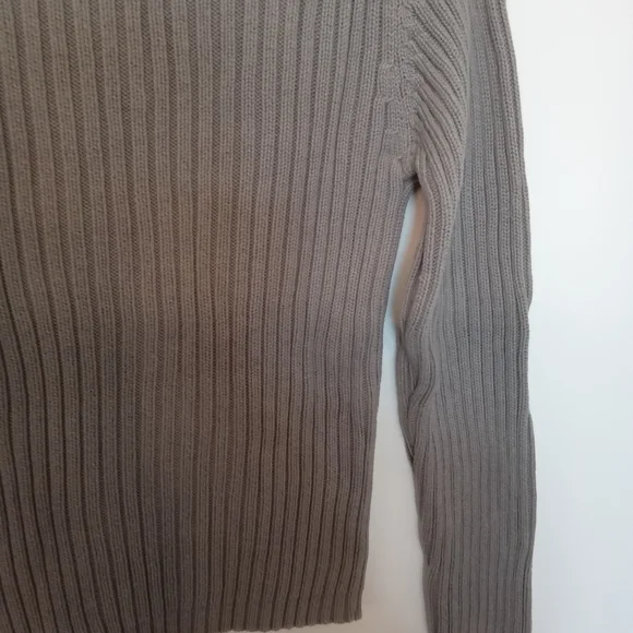 LOGG Ribbed V Neck Cropped Sweater - Picture 9 of 11